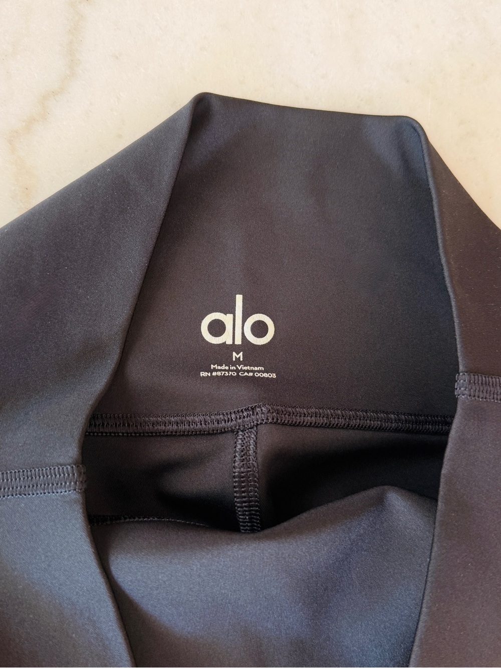 ALO Black Yoga Performance Leggings - Picture 3 of 5